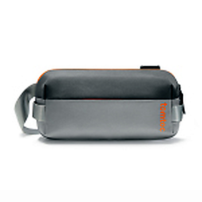 BOLSO TIPO BANDOLERA T21S1G1 GRIS ESPACIAL TOMTOC