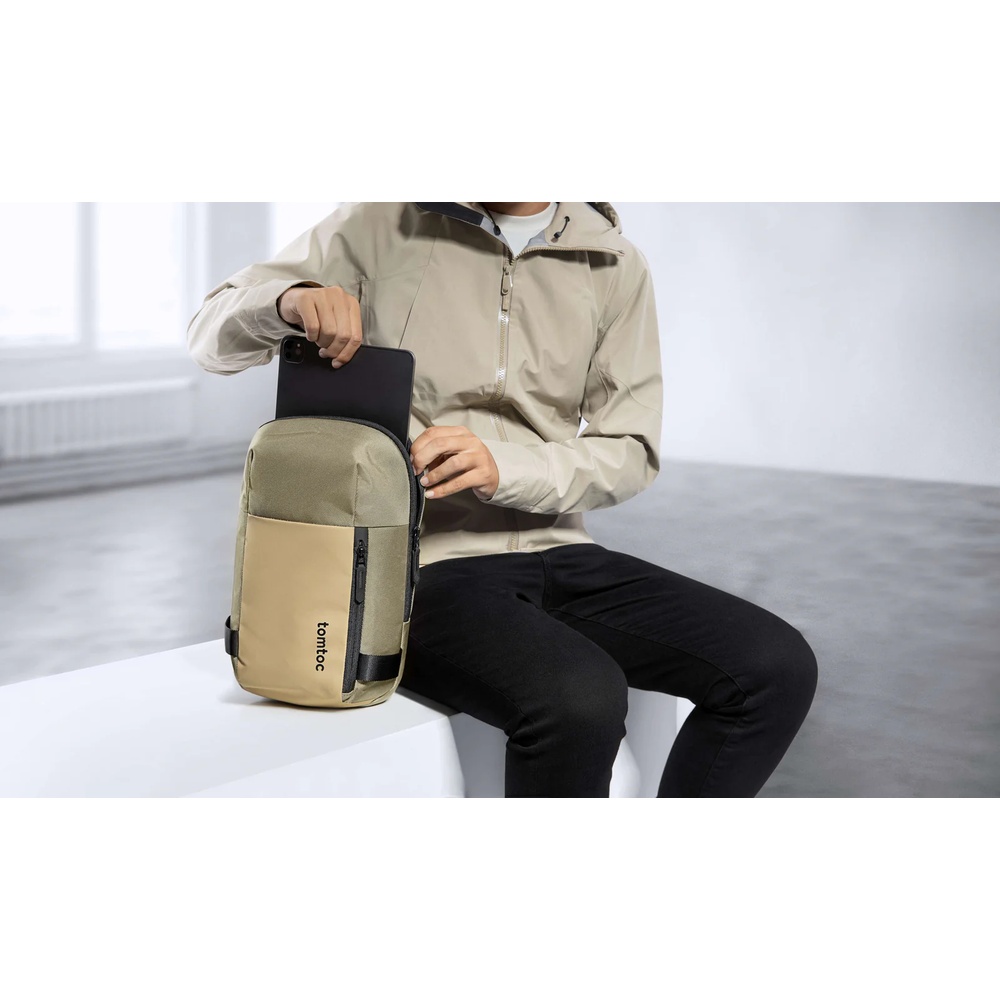 BOLSO TIPO BANDOLERA T24M1D1 NEGRO TOMTOC